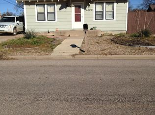 1306 W 10th St, Plainview, TX 79072