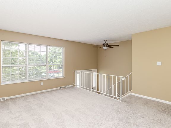 5th image of 3429 Warwick Ct #B