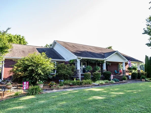 1590 County Farm Rd, Tuscumbia, AL 35674