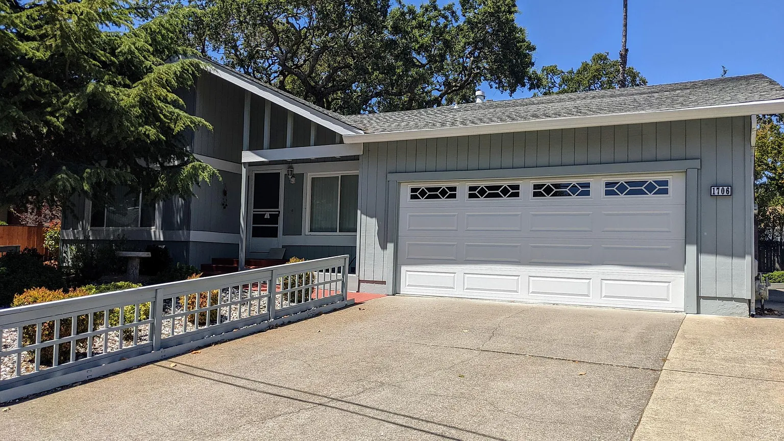 1706 Marion Ave photo 1