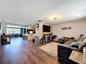 2 bed, 2.0 bath, 1236 sqft, $1,950 — Photo 3