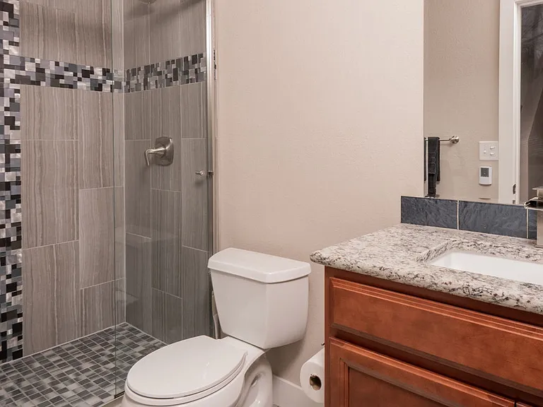 1385 W 66th Pl — Photo 32