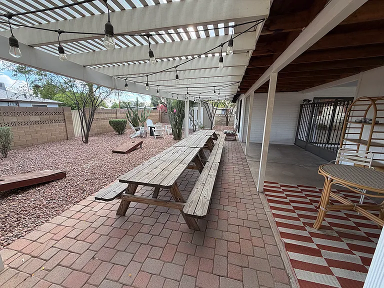 2041 W Marlette Ave — Photo 24