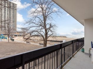 5901 N Sheridan Rd APT 2K, Chicago, IL 60660