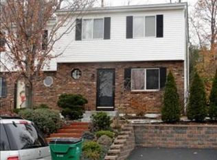 524 Harbor View Ct, Beacon, NY 12508
