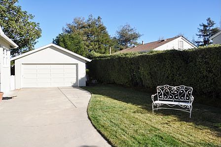 4th image of 2013 La Salle Dr