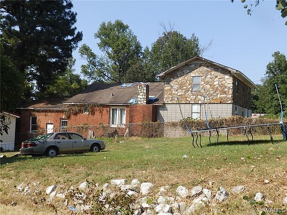 4th image of 5727 14th Ave E