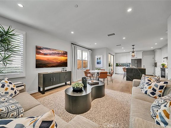 3rd image of 124 Sunnyside