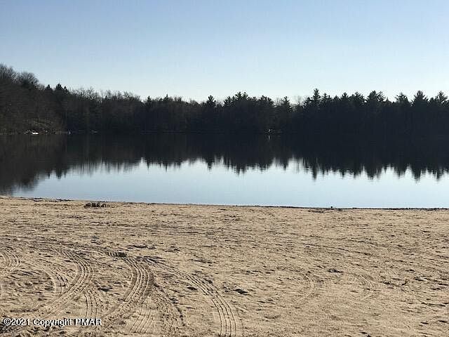 2nd image of 20 Deer Run