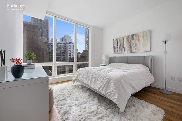 Bedroom, photo 1
