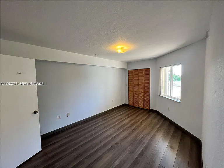 637 SW 3rd St #306 — Photo 9