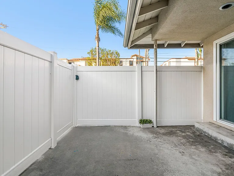 3720 Emerald St — Photo 83