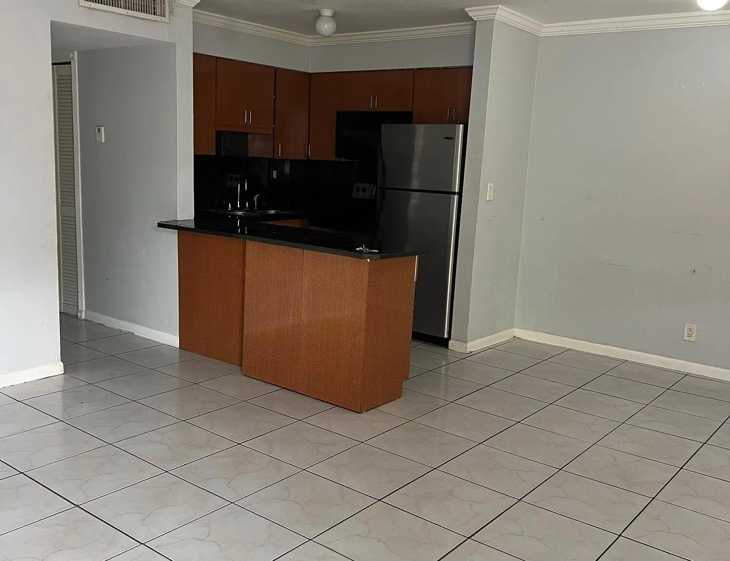2 bed, 1.0 bath, 770 sqft, $1,800 — Photo 3