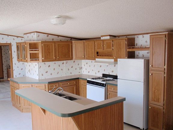 3rd image of 2524 Commonwealth Dr Lot 27