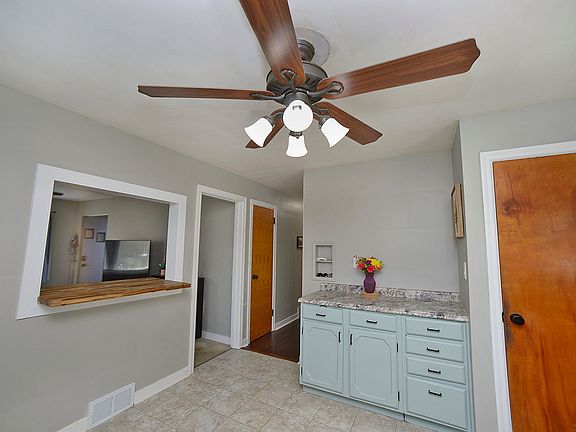5th image of 1120 Sanger St