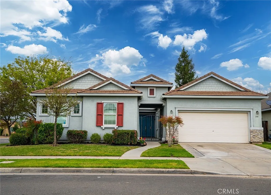 395 Hearst Dr photo 1