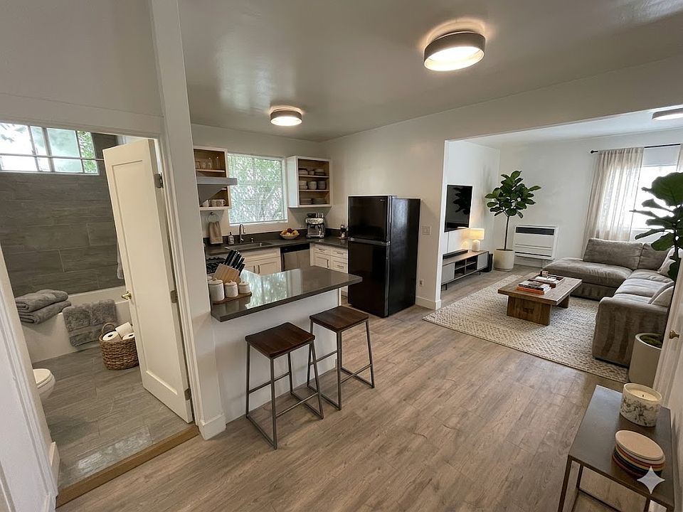 1st image of 959 3/4 N Vendome St #959-G