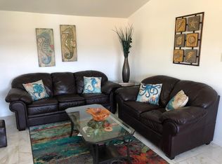 204 S 2nd St, Rockport, TX 78382