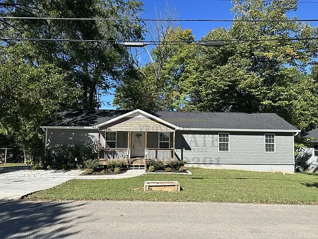 Charming 3BD/2BA House — Photo 2