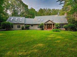 9 Acorn Ln, Scarborough, ME 04074