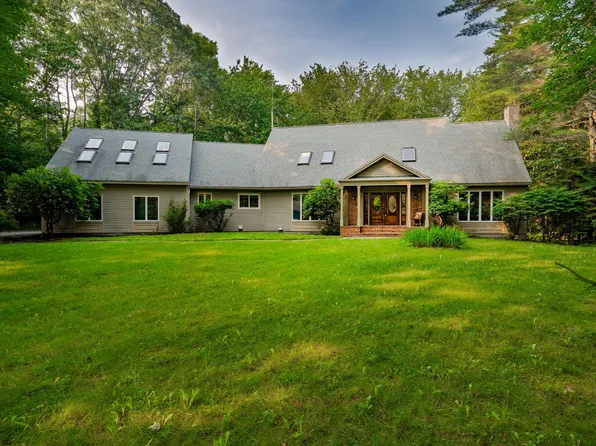 9 Acorn Lane, Scarborough, ME 04074