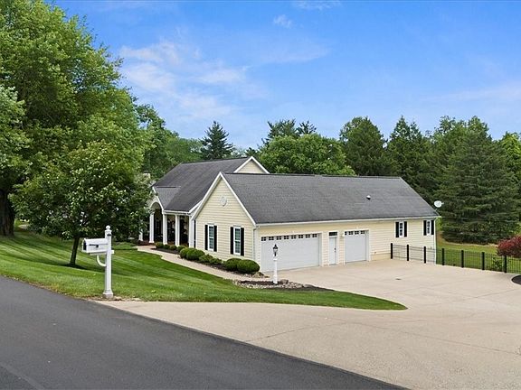 4th image of 49 Meadowcrest Dr