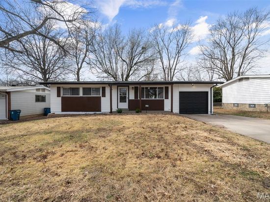 1646 Hudson Rd, Saint Louis, MO 63136