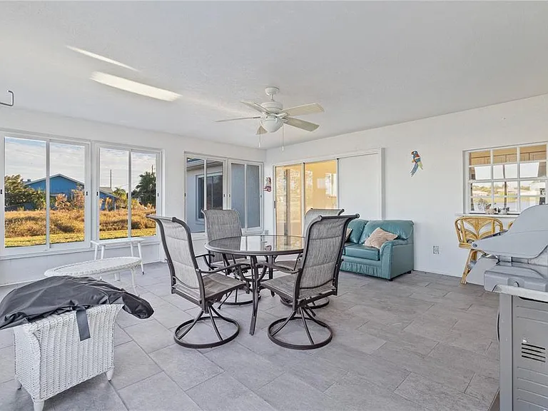 6460 Blueberry Dr — Photo 34