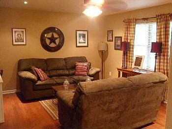 4th image of 6 Oakmont Cir