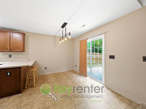 5th image of 725 Fountainbrook Ln