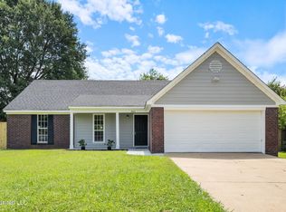 3451 Golden Oaks Dr, Horn Lake, MS 38637