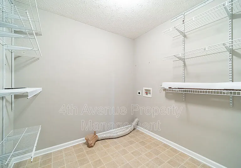 2437 Peach Shoals Cir — Photo 23
