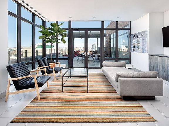 5th image of 4107 Crescent St APT 6F
