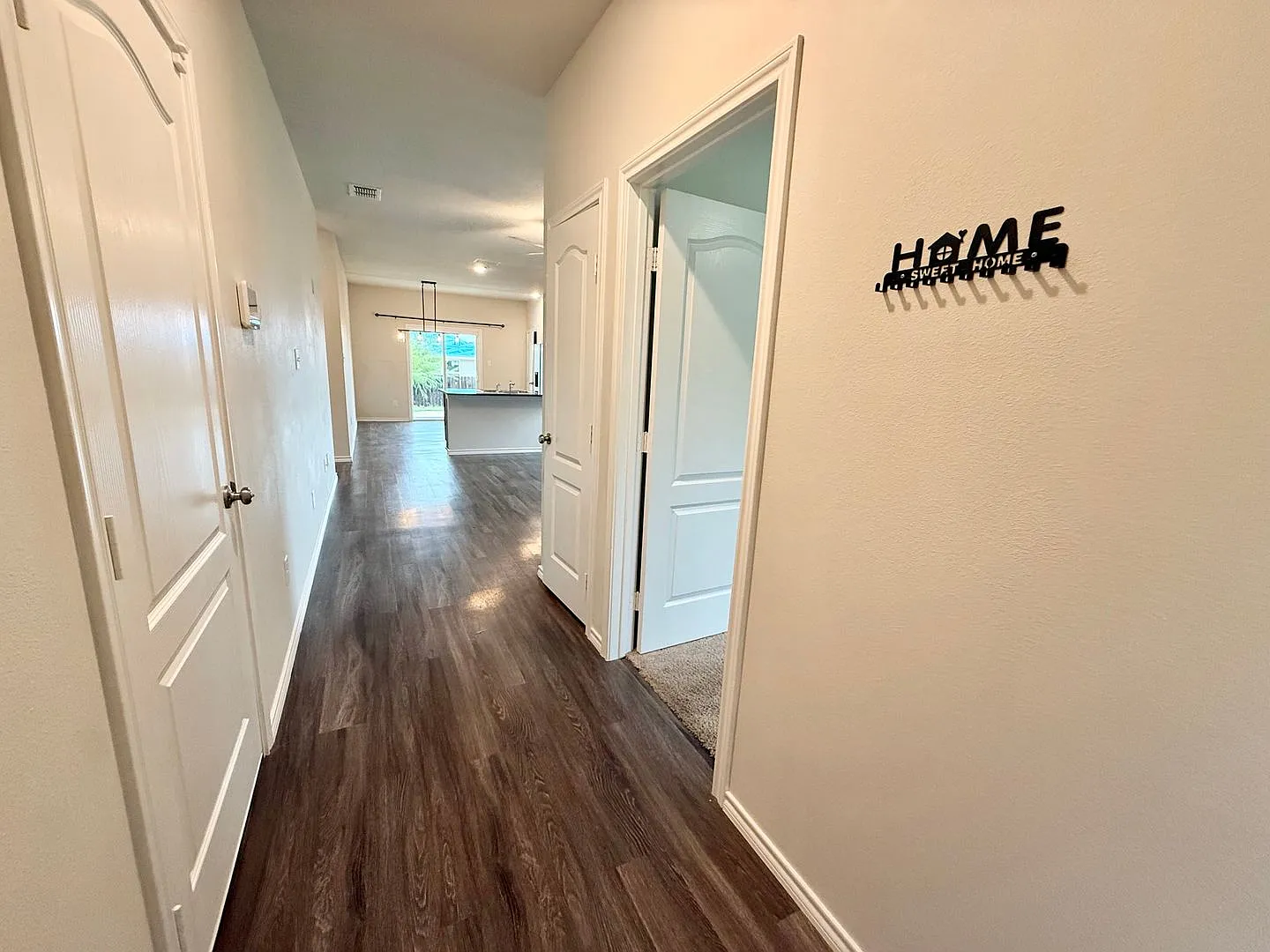 Like new 4-bed/2-bath! — Photo 2