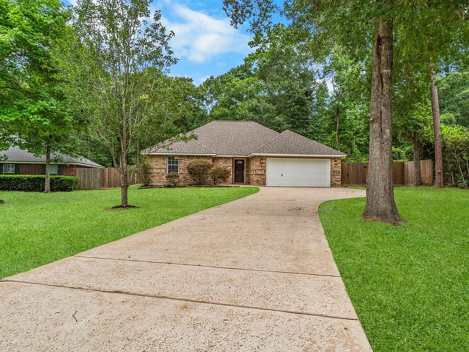 1st image of 10367 Royal Magnolia Dr