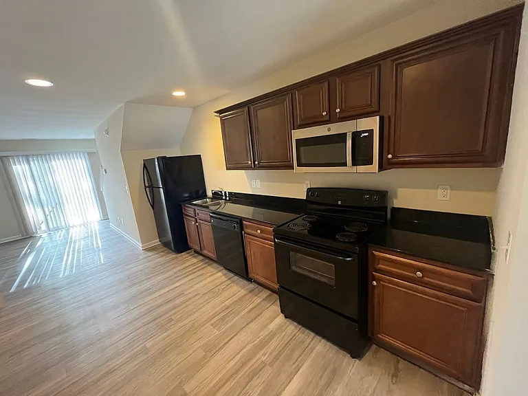 113A Winterberry Ln #A — Photo 4