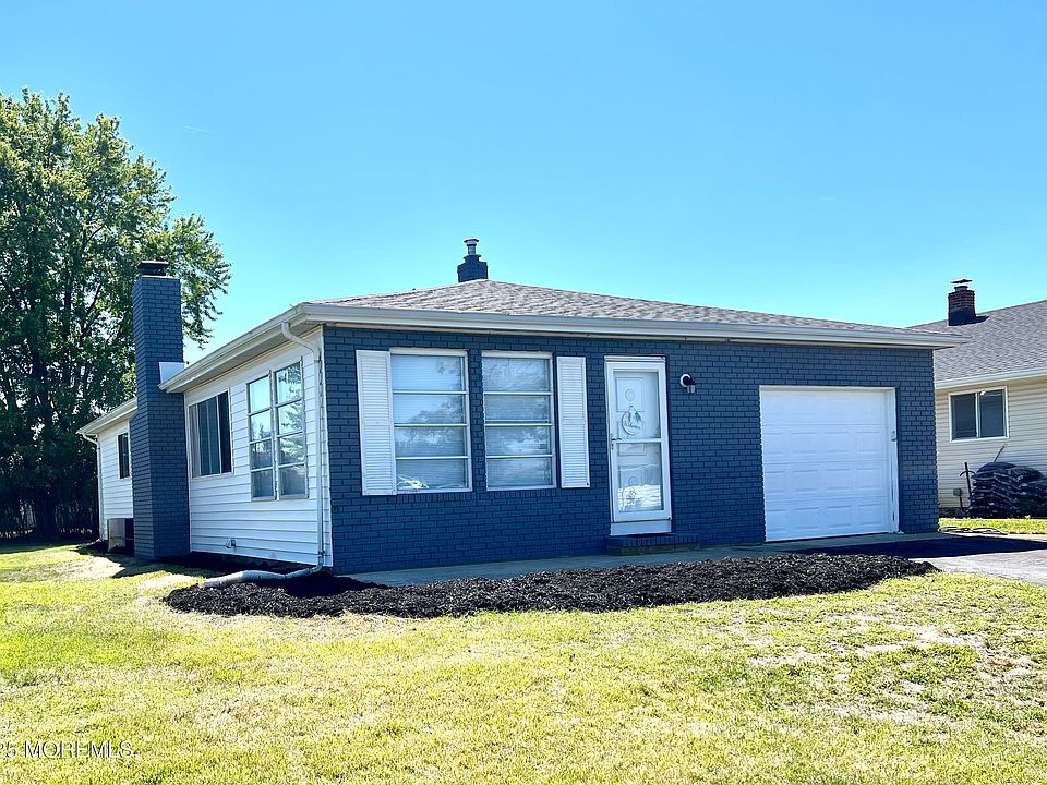 1st image of 20 Saint Kitts Dr