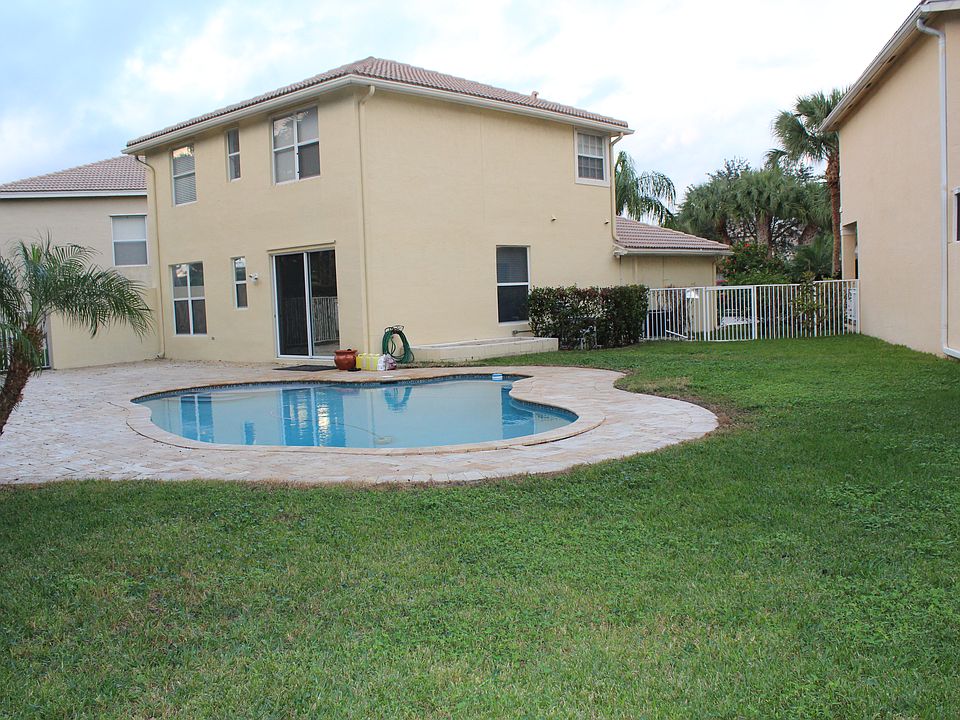 1st image of 5122 Crescent Moon Dr