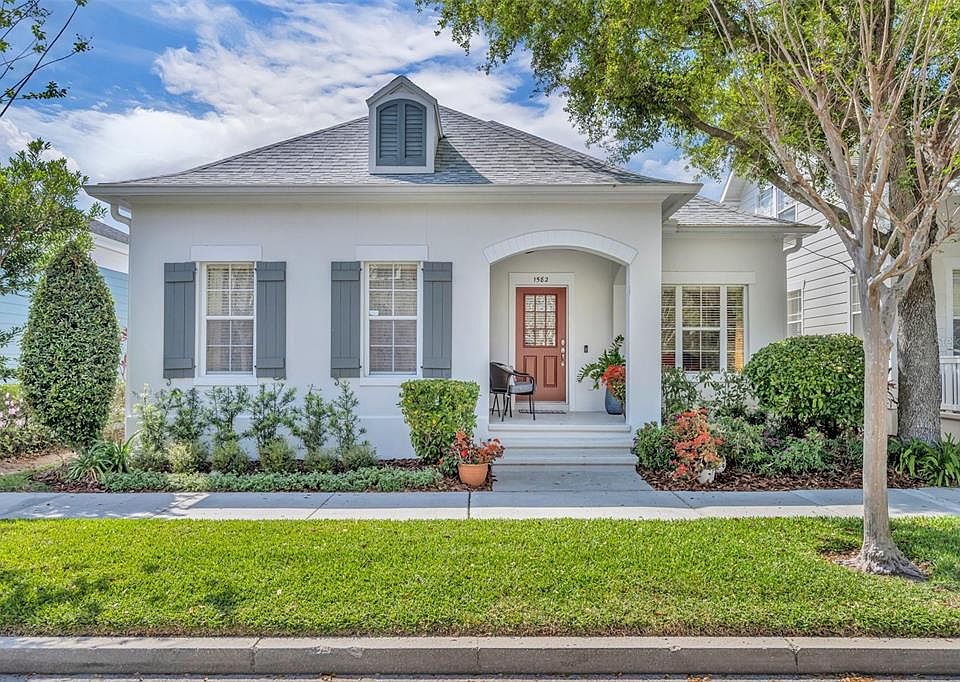1st image of 1582 ALMOND AVENUE