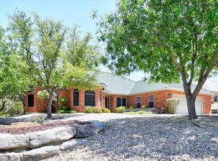 1844 Foothills Dr, Kerrville, TX 78028