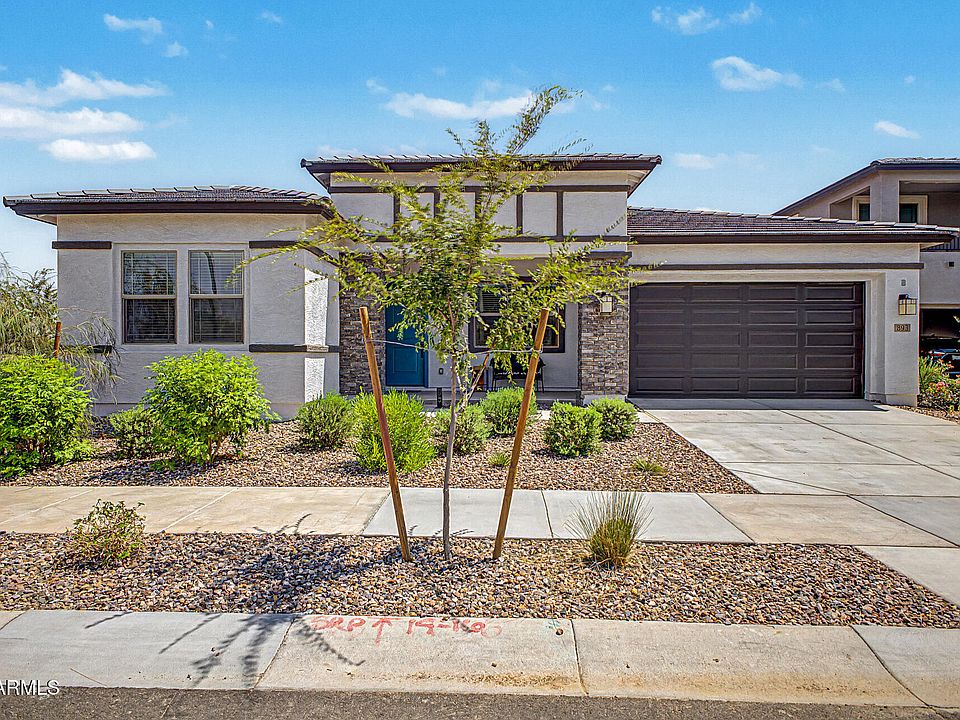 1st image of 893 W SUPERSTITION Drive