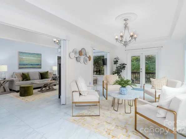 1218 Redcoat Dr, Charlotte, NC 28211