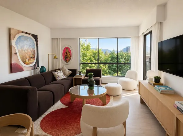 1877 W 5th Ave #302, Vancouver, BC V6J 1P5