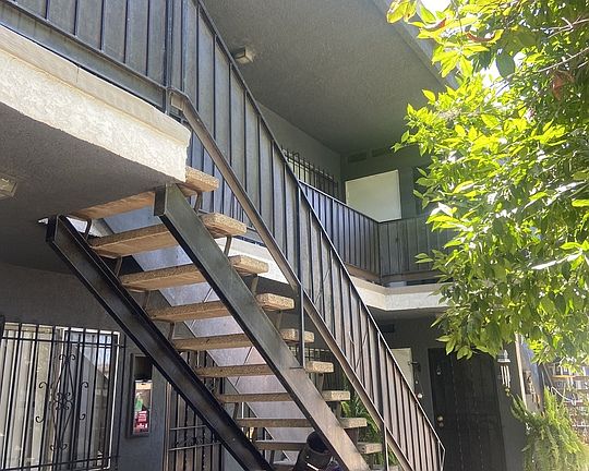 3rd image of 2826 Guirado St