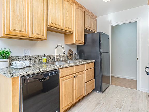 5th image of 1512 Manzanita Ln
