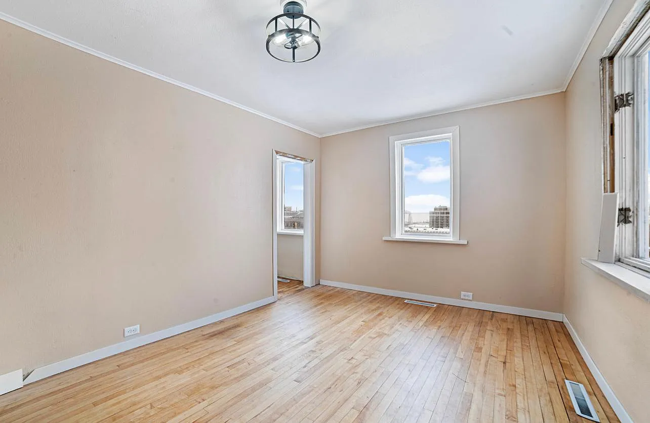 529 W 3rd St — Photo 3