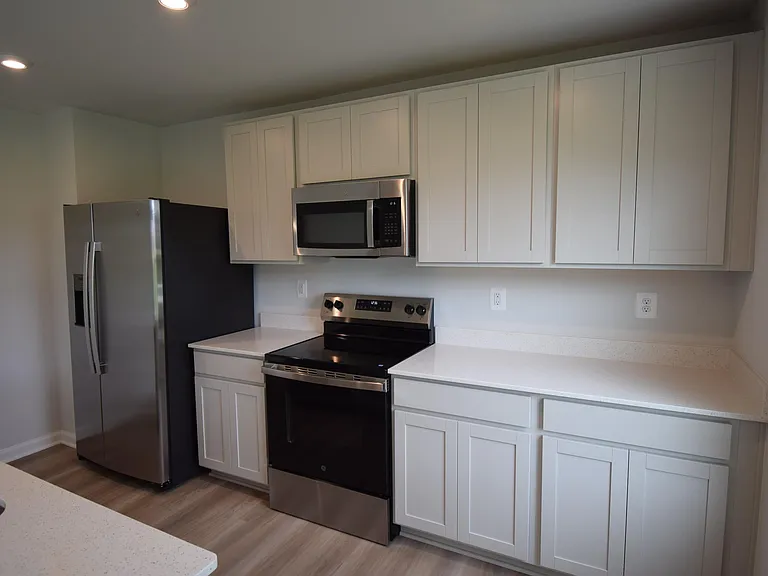 34 Diana Ct — Photo 8