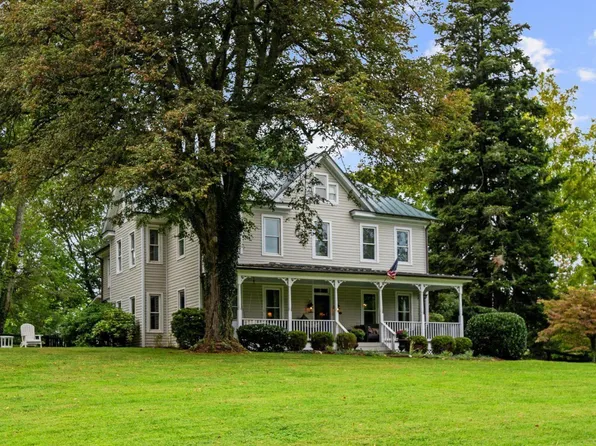 17121 Simpson Cir, Paeonian Springs, VA 20129