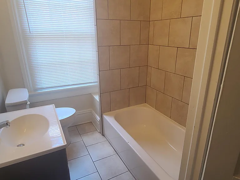 113 E Leigh St — Photo 3