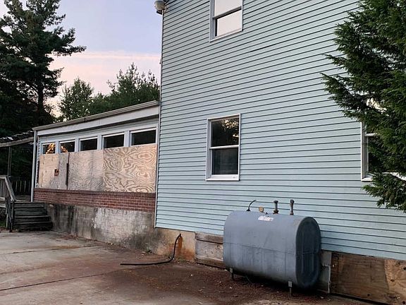 3rd image of 32 Naylor Ave